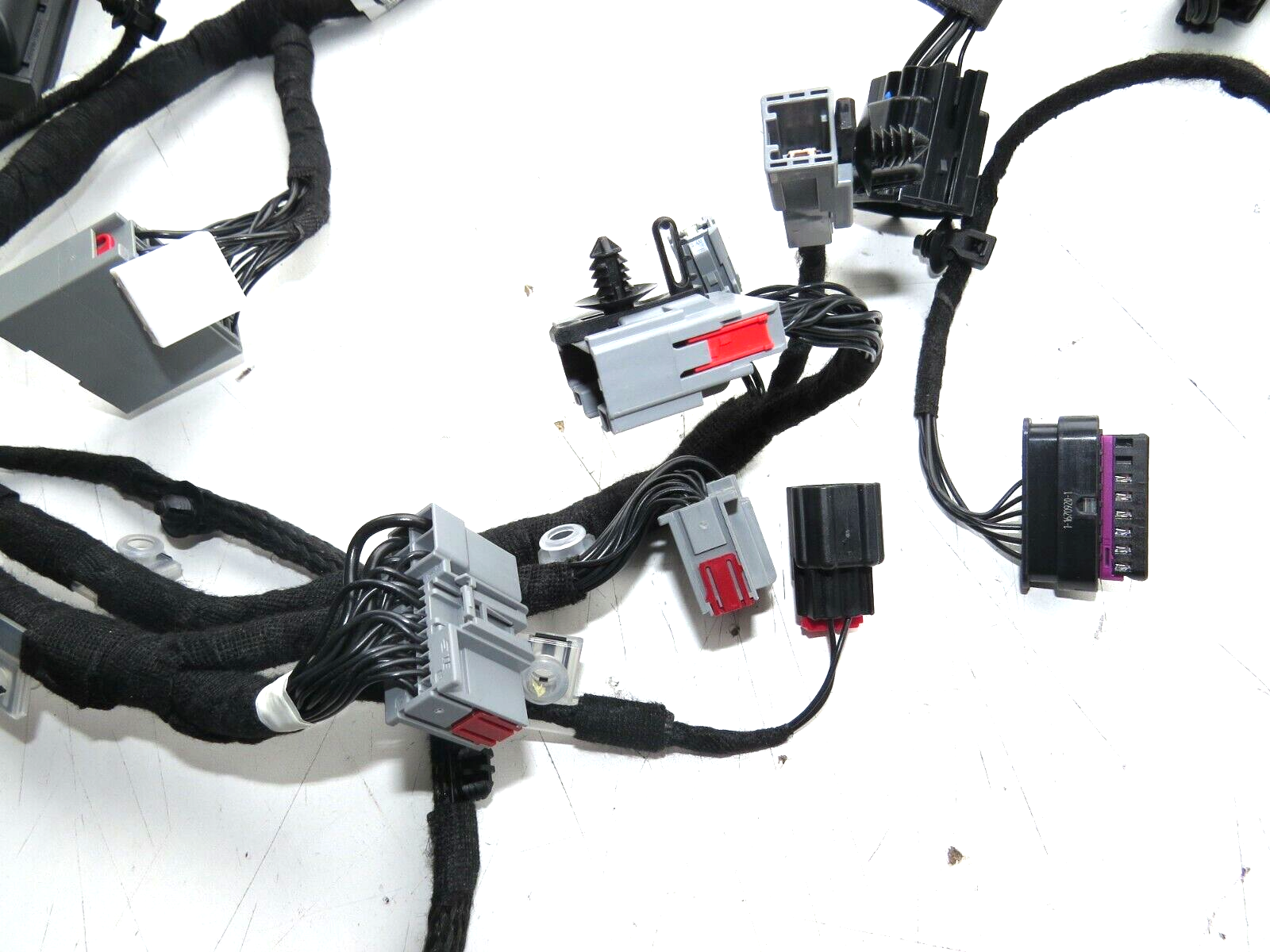 Land Rover Range Rover 2015-2016 OEM NEW Door Wiring Harness Front Right Lower - Image 4
