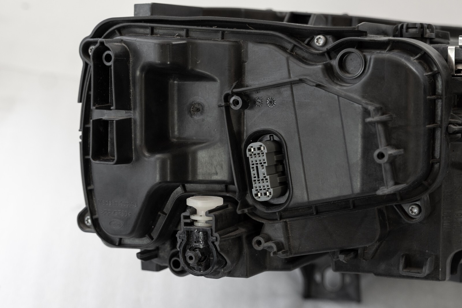 Audi Q7 Headlight OEM 2017-2019 Left Driver Side Genuine XENON HID 4M0941005B – Image 17