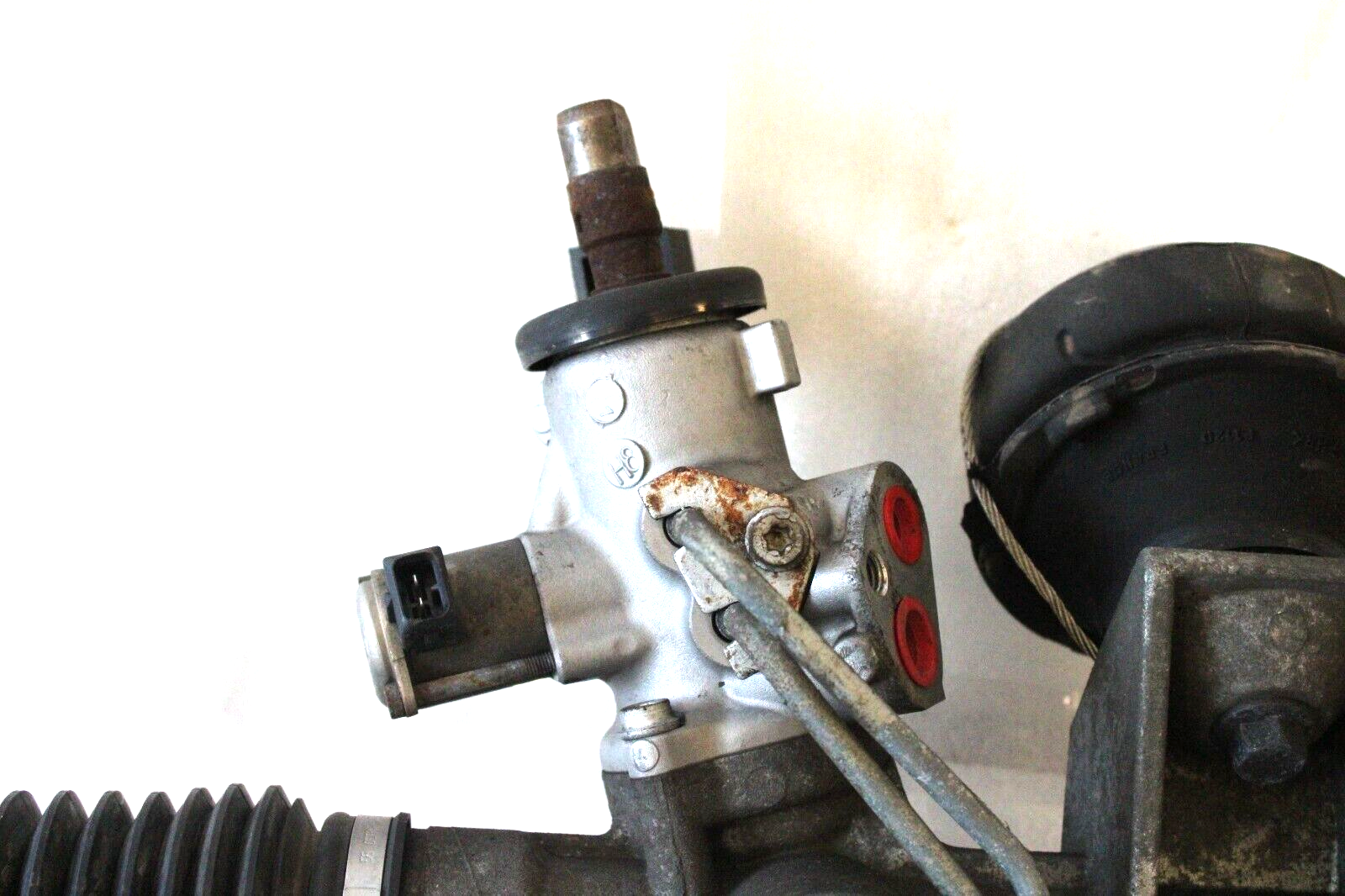 Volvo XC90 2003-2006 OEM Power Steering Rack and Pinion – Image 6