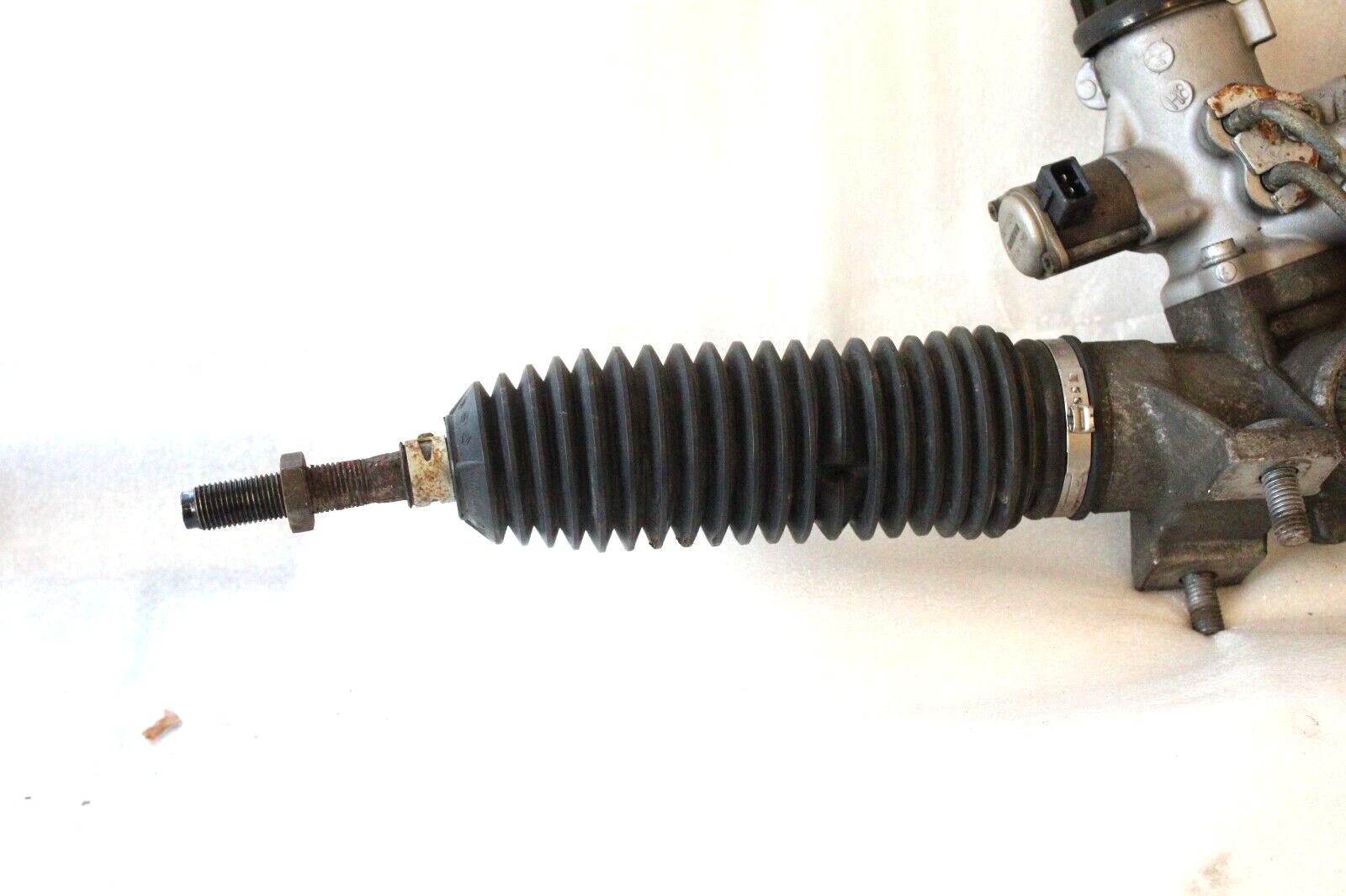 Volvo XC90 2003-2006 OEM Power Steering Rack and Pinion – Image 10