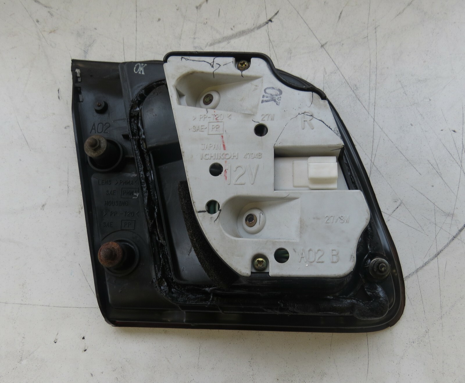 Nissan I30 Maxima 1995 1996 1997 OEM Tail Light Rear Right Inner - Image 3