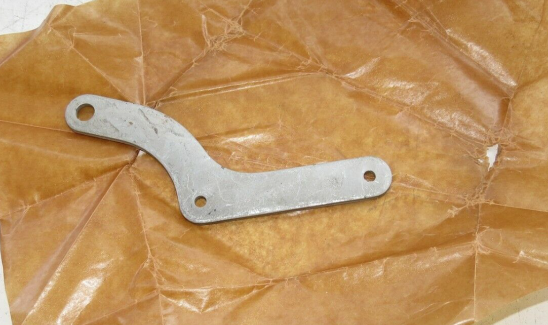 Bentley Rolls Royce 1959-1968 OEM NOS Throttle Linkage Side Plate Isolating Link - Image 2