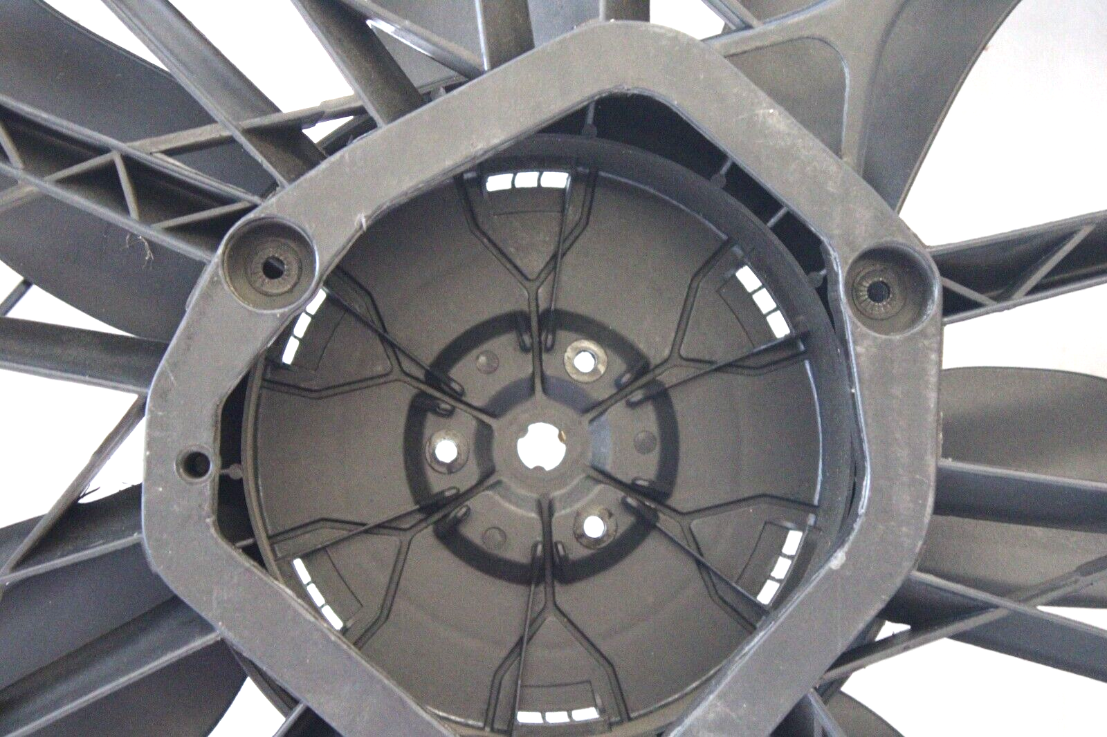 BMW 2006-2013 OEM Engine Cooling Fan Blade & Shroud No Motor Auxiliary Fan - Image 3