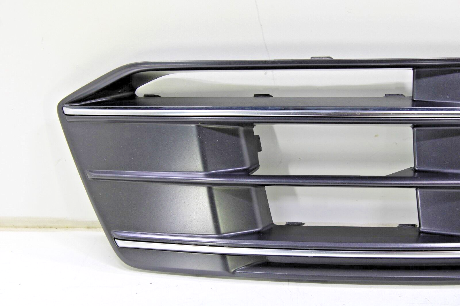 Audi Q5 2019-2020 OEM Front Right Bumper Lower Grille Cover – Image 2