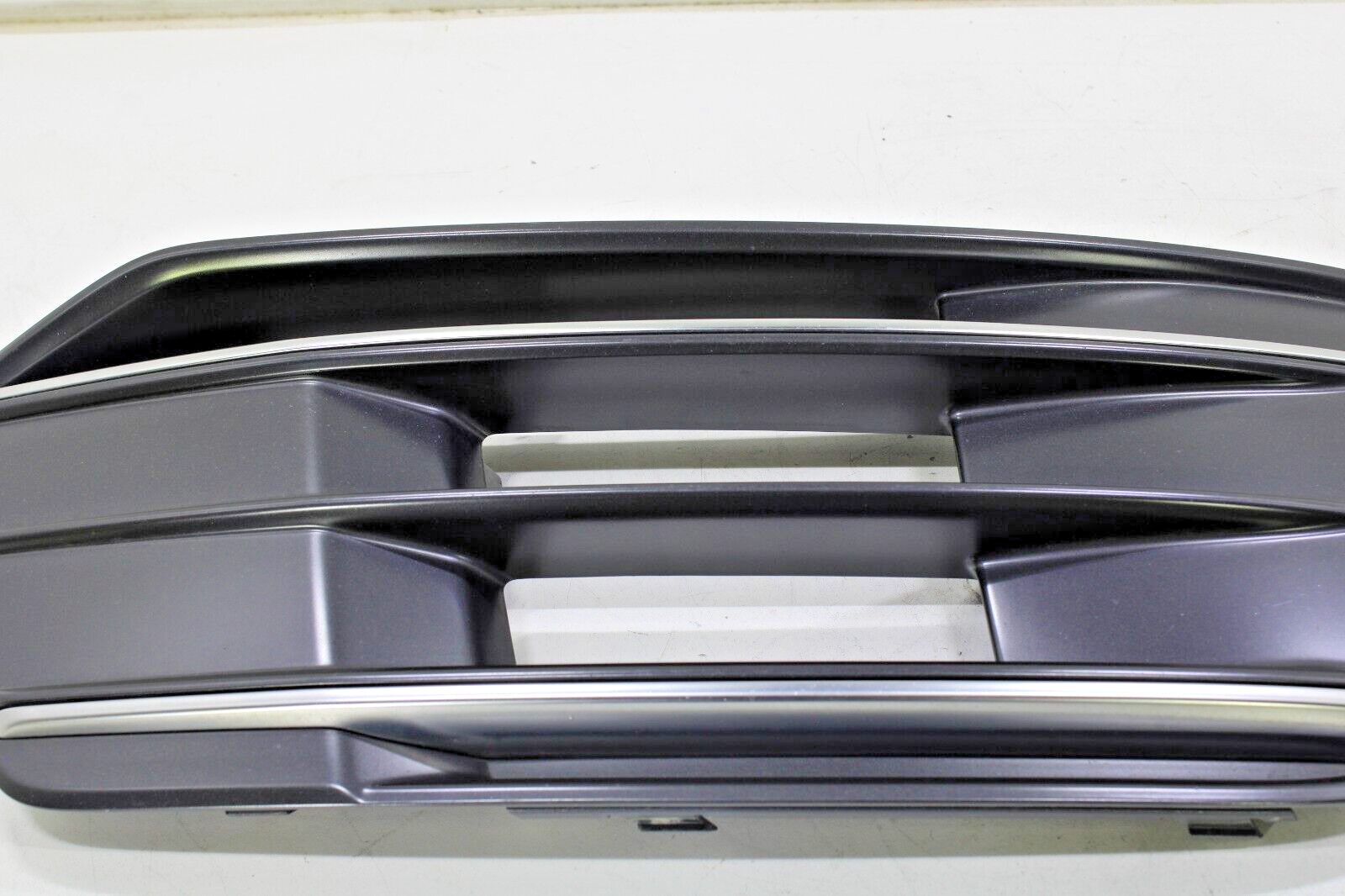 Audi Q5 2019-2020 OEM Front Right Bumper Lower Grille Cover – Image 13