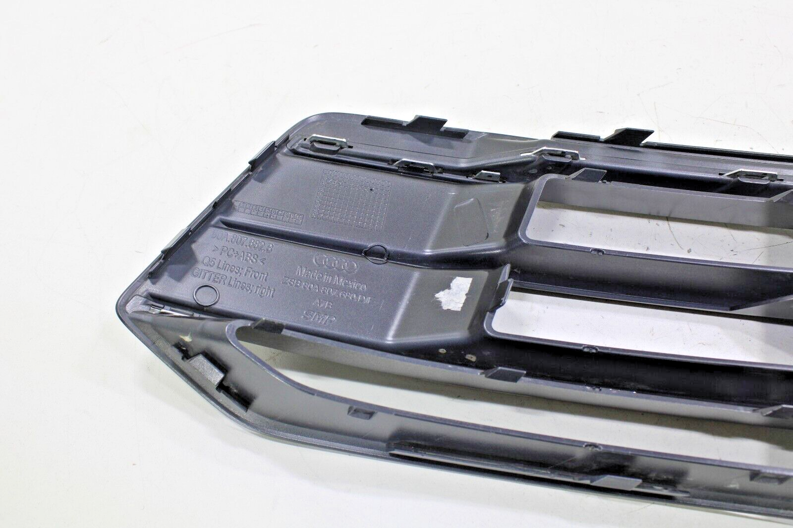 Audi Q5 2019-2020 OEM Front Right Bumper Lower Grille Cover – Image 15