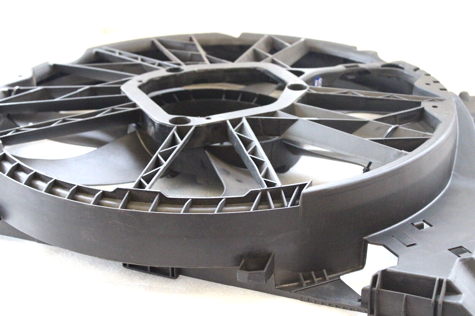 BMW 2006-2013 OEM Engine Cooling Fan Blade & Shroud No Motor Auxiliary Fan - Image 6