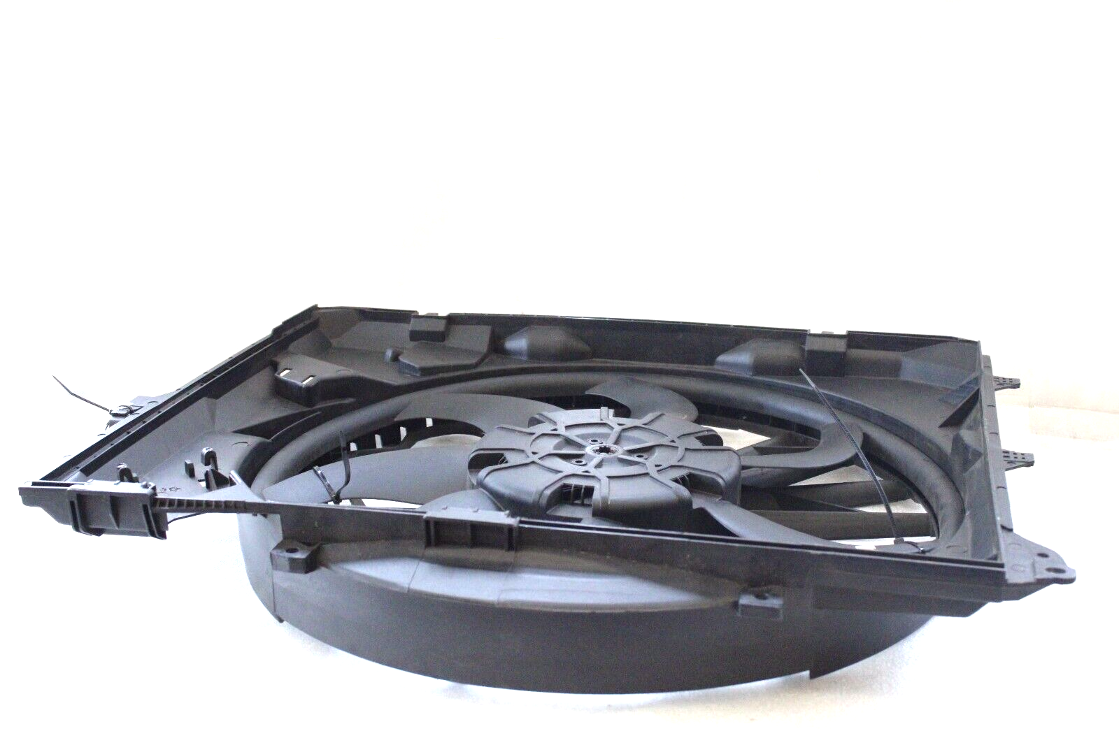 BMW 2006-2013 OEM Engine Cooling Fan Blade & Shroud No Motor Auxiliary Fan - Image 10