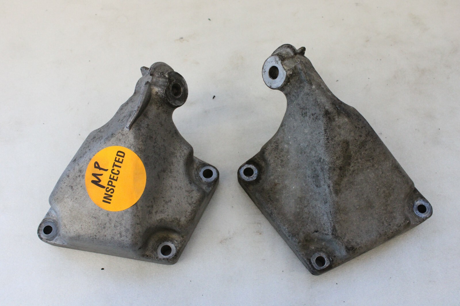 Mercedes ML63 R63 2007 2008 2009 2010 2011 OEM Engine Mount Bracket Set LH & RH