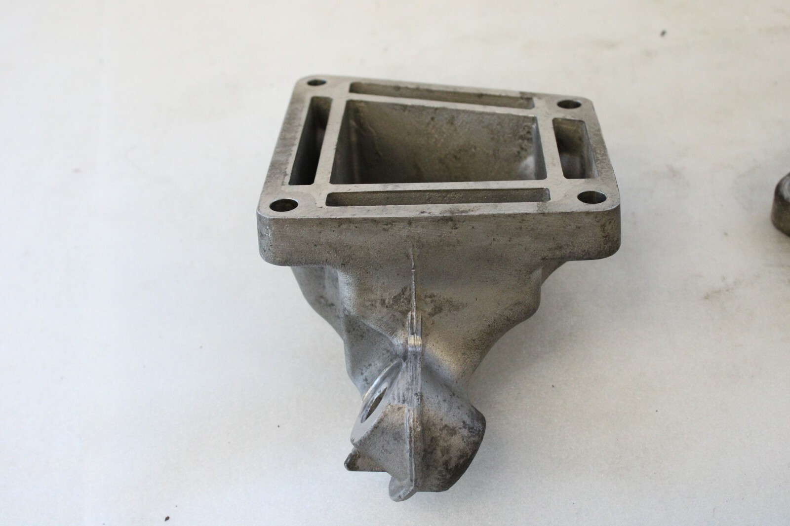 Mercedes ML63 R63 2007 2008 2009 2010 2011 OEM Engine Mount Bracket Set LH & RH – Image 7