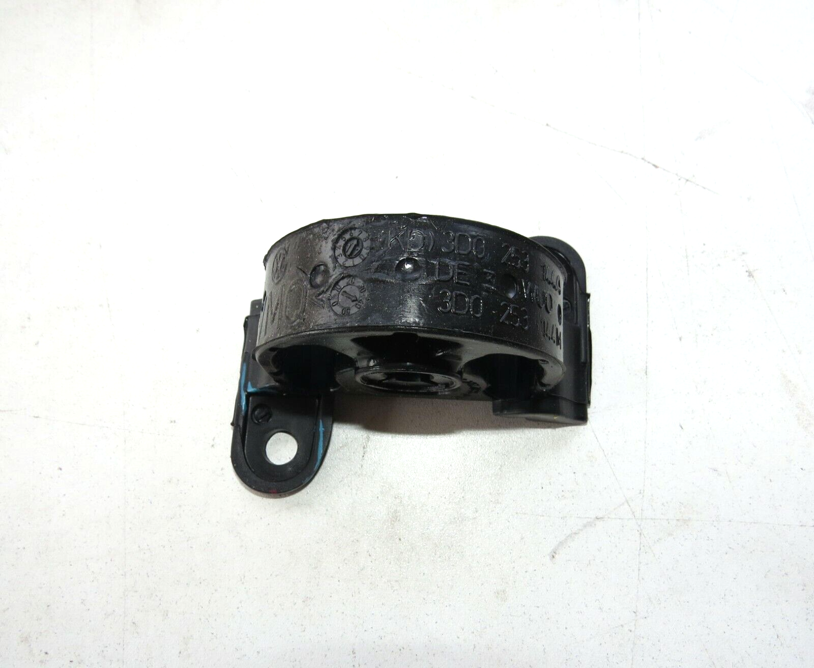 Bentley Continental GT GTC 2003-2018 OEM NEW Exhaust Muffler Bracket Hanger Rear - Image 5