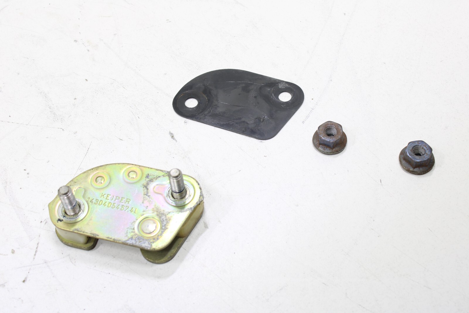 Porsche 911 1984-1998 OEM Door Lock Striker Plate Left Driver Side – Image 16