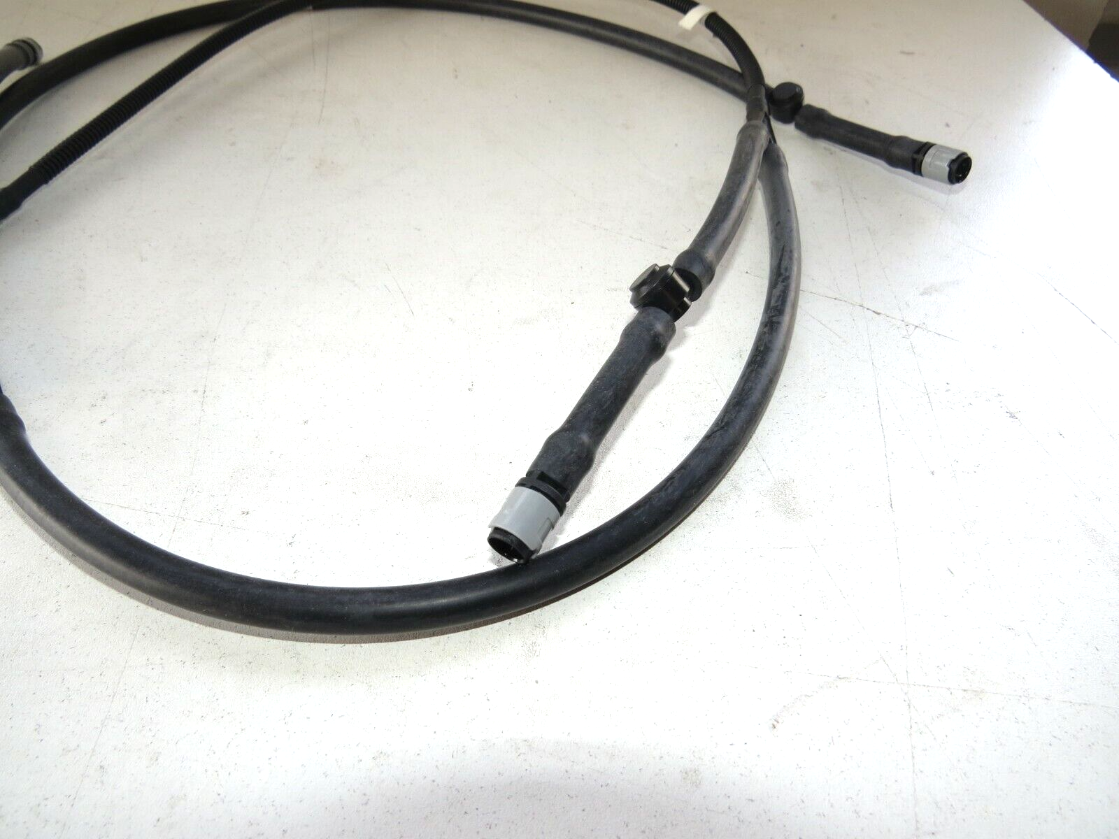 Bentley Continental GT GTC 2011-2018 OEM NEW Windshield Washer Fluid Line - Image 3