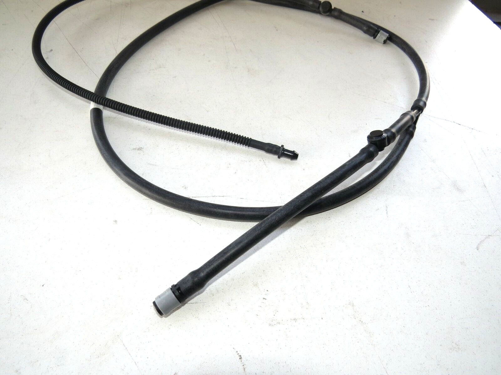 Bentley Continental GT GTC 2011-2018 OEM NEW Windshield Washer Fluid Line - Image 4