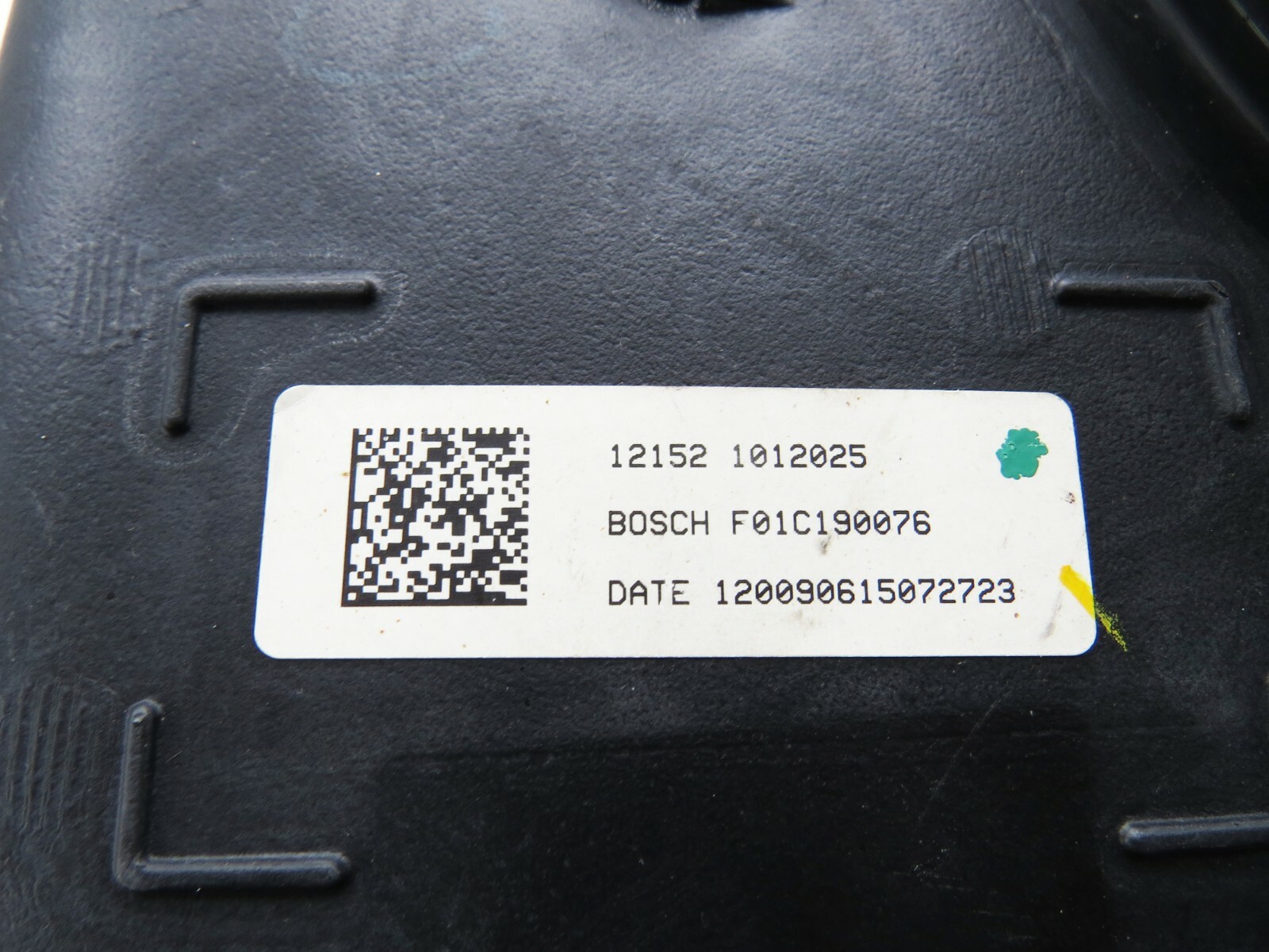 Mercedes ML320 ML350 DIESEL Bluetec 2009-2011 OEM DEF Diesel Exhaust Fluid Tank – Image 3