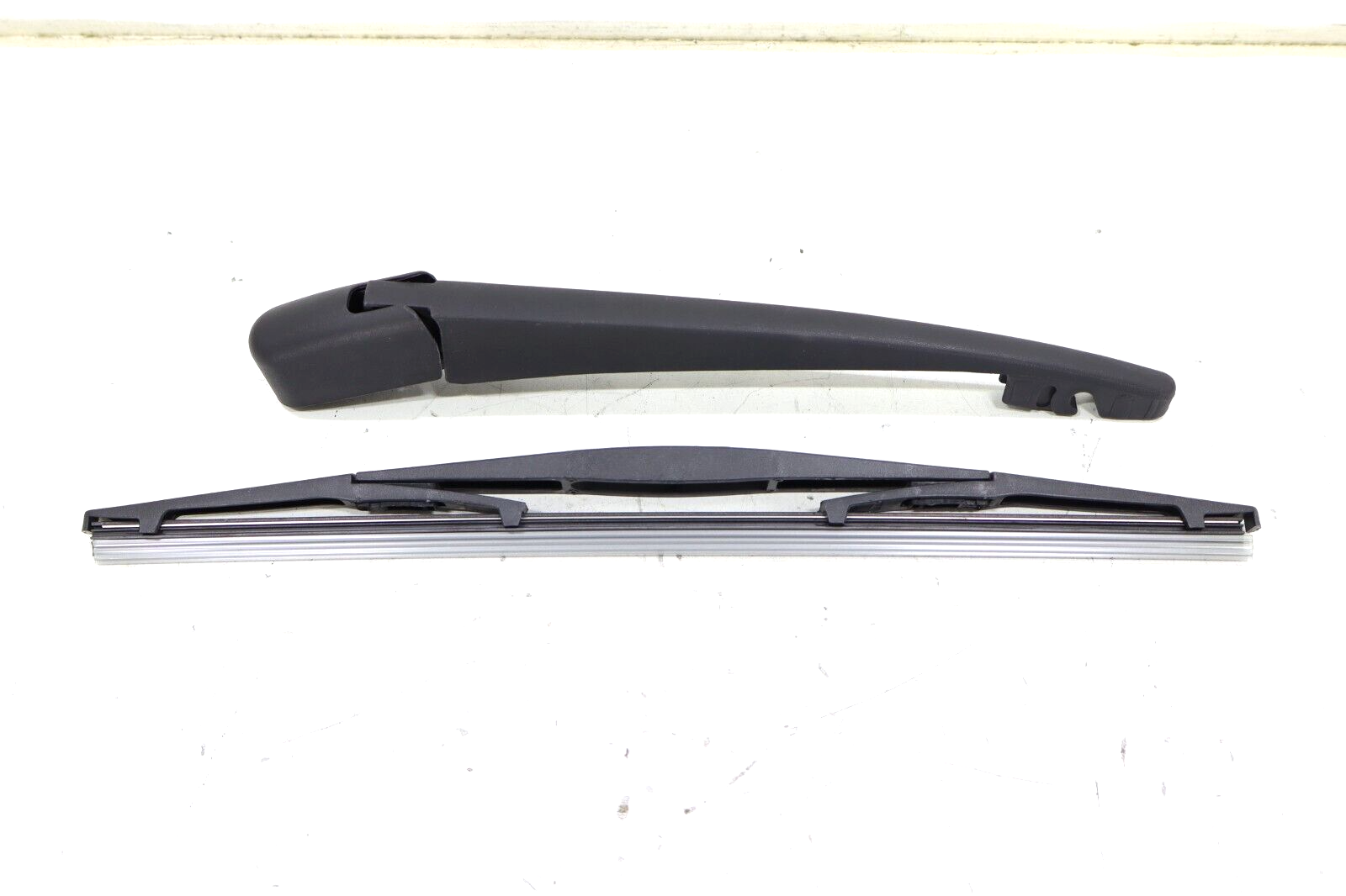 Subaru Forester 2010-2016 NEW Rear Windshield Wiper Arm w/ Blade RSB04-3A