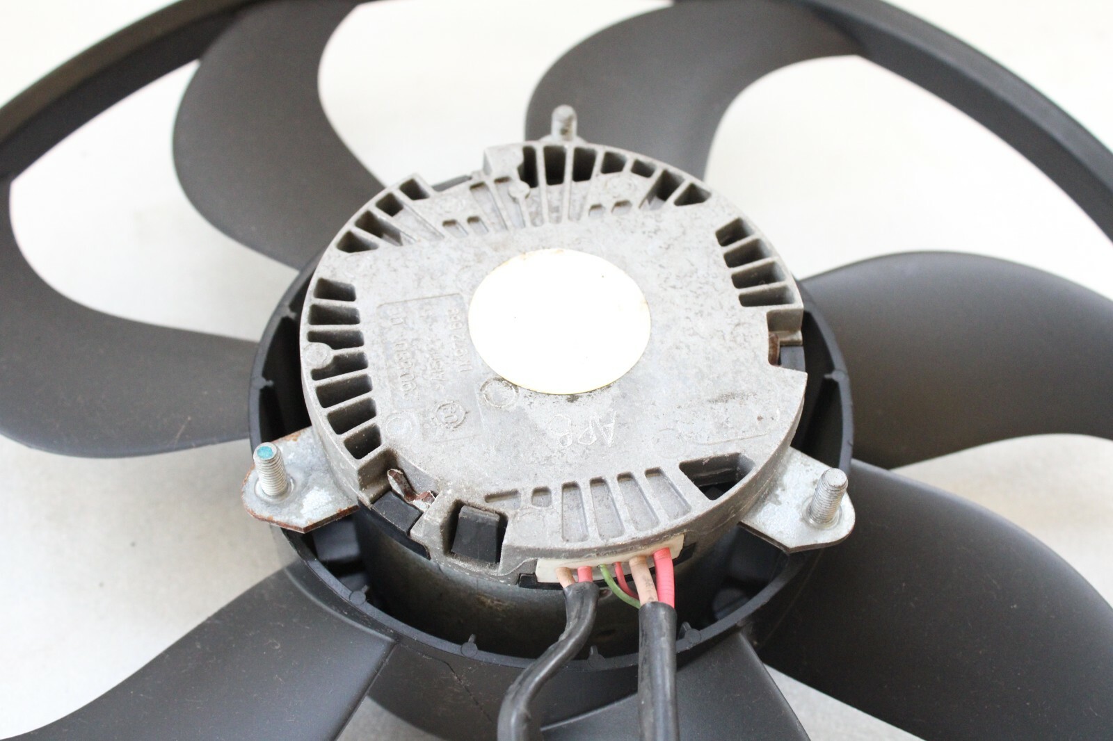 Volkswagen 2015-2018 OEM Auxiliary Cooling Fan W/Motor – Image 4