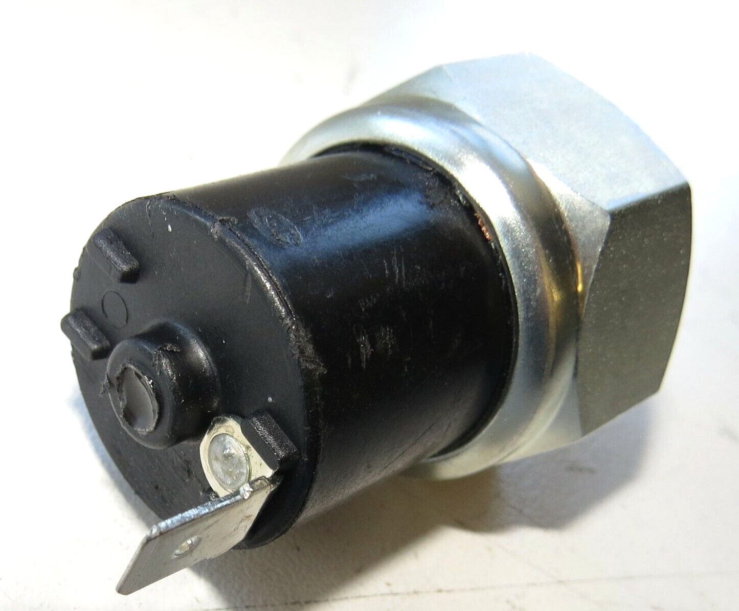 Bentley Rolls Royce 1966-1976 OEM NEW Oil Pressure Switch – Image 3