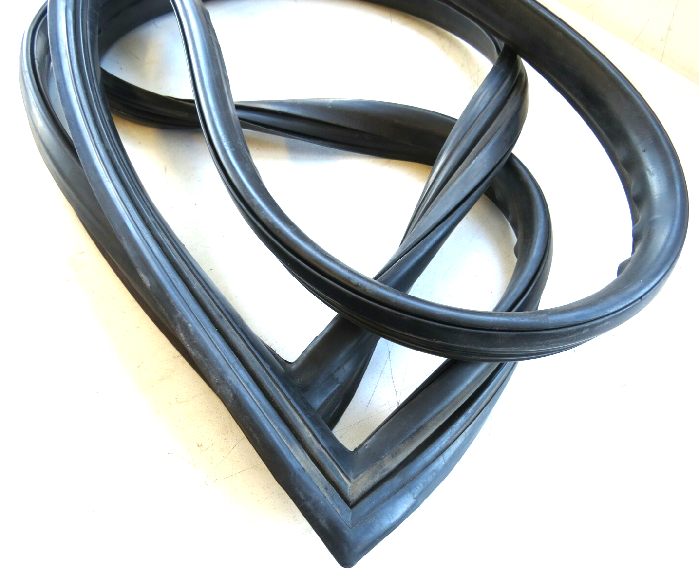 Bentley Rolls Royce 1981-1997 OEM Glass Seal Rear – Image 7