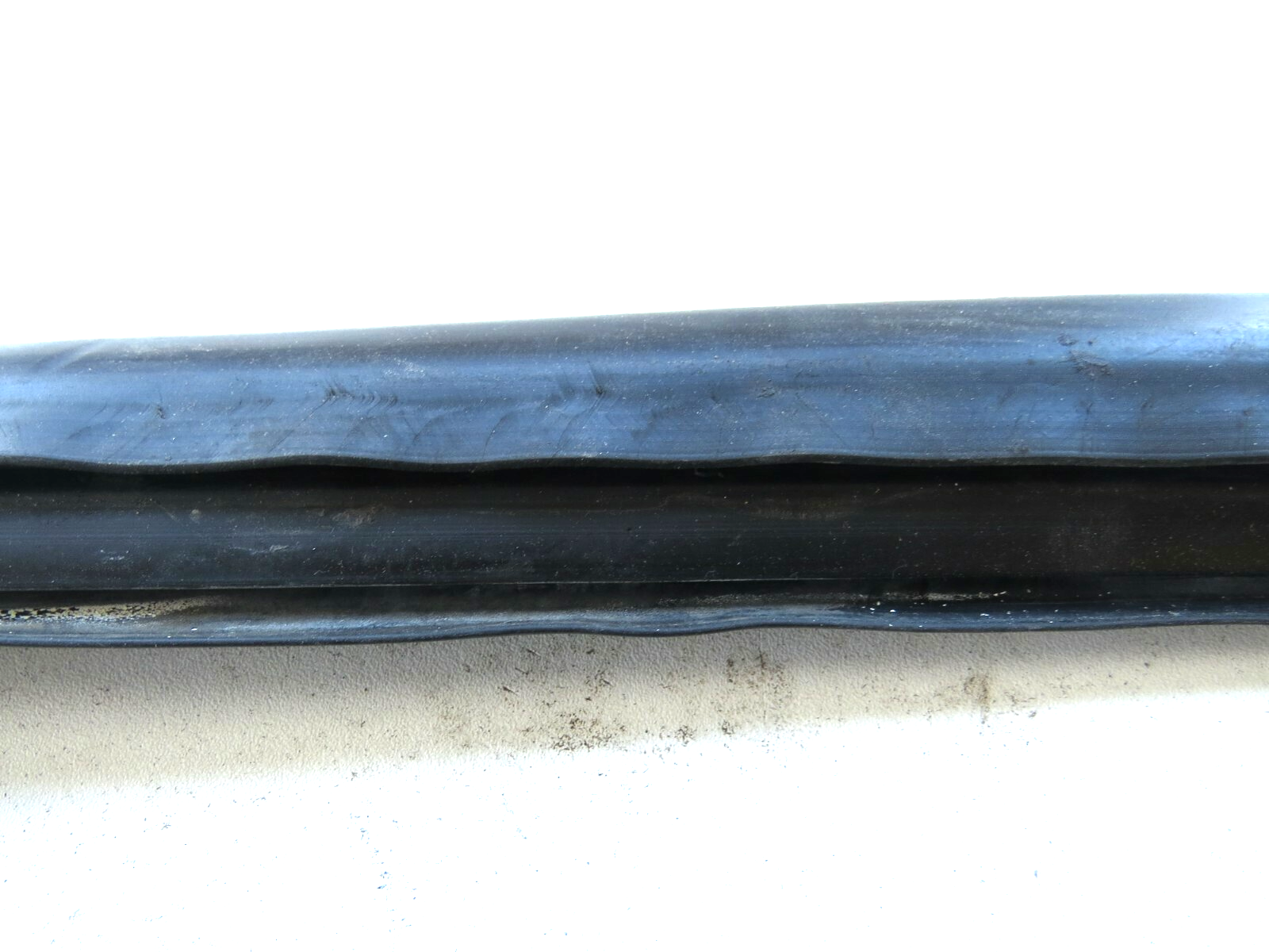 Bentley Rolls Royce 1981-1997 OEM Glass Seal Rear – Image 9