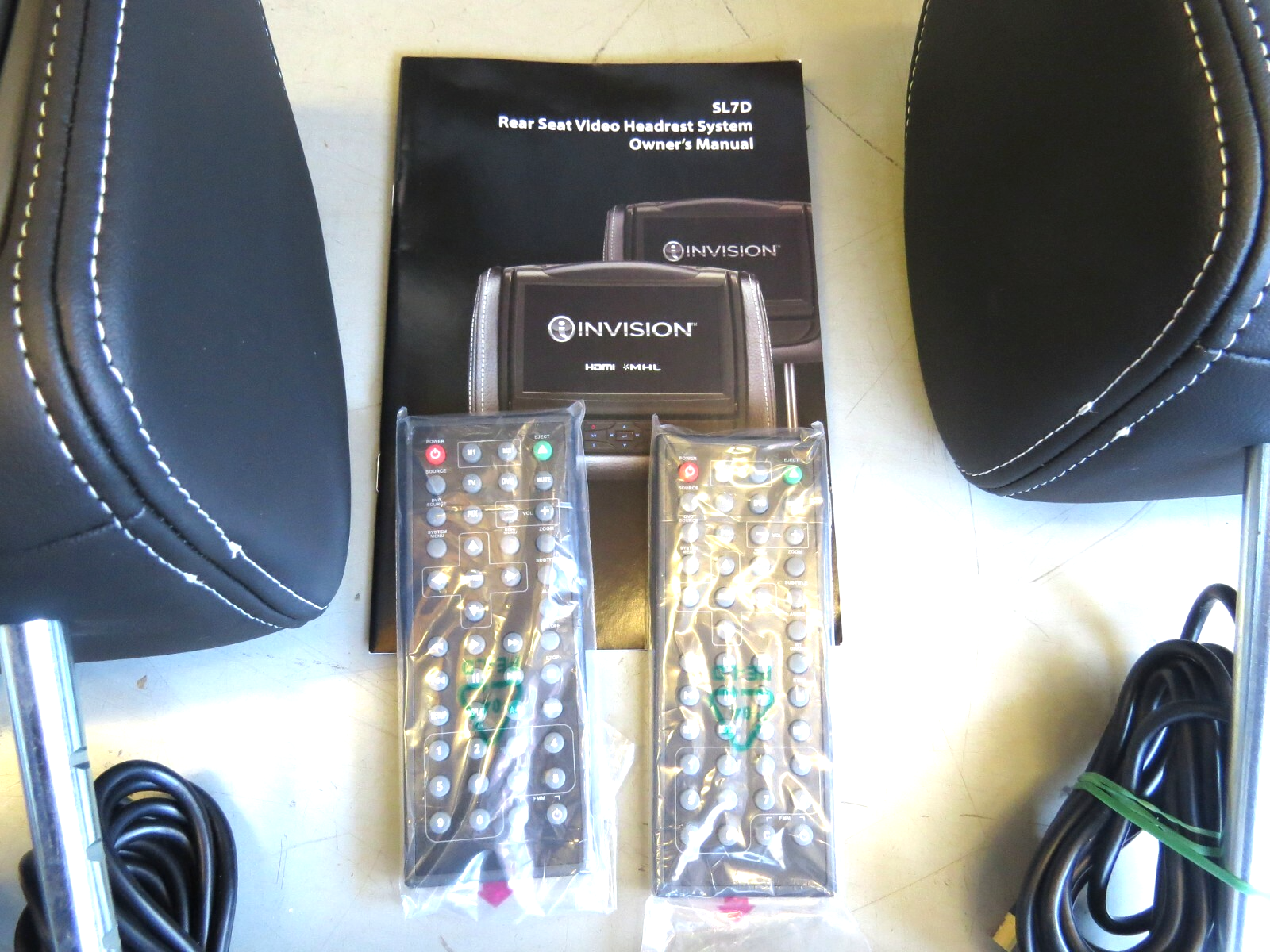 Range Rover Evoque 2015-2019 OEM NEW Headrest 7” LCD Monitor Pair Oxford Ebony - Image 3