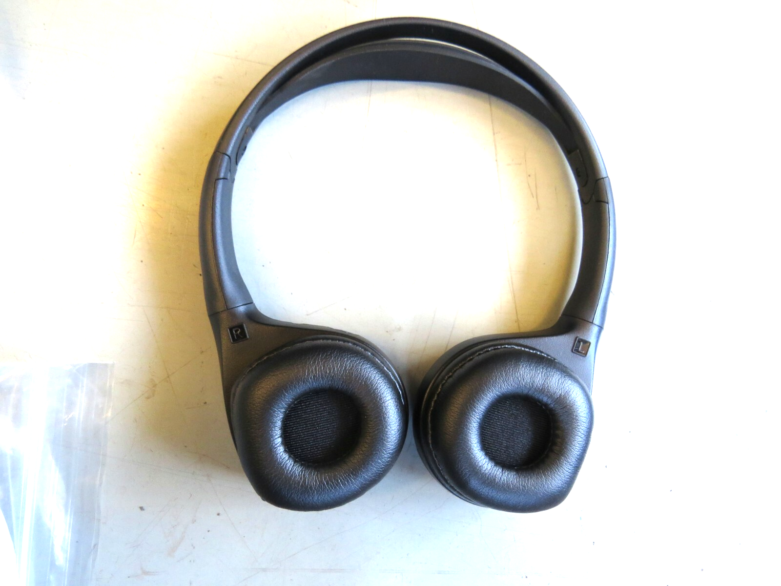 Range Rover Evoque 2015-2019 OEM NEW Headrest 7” LCD Monitor Pair Oxford Ebony - Image 8