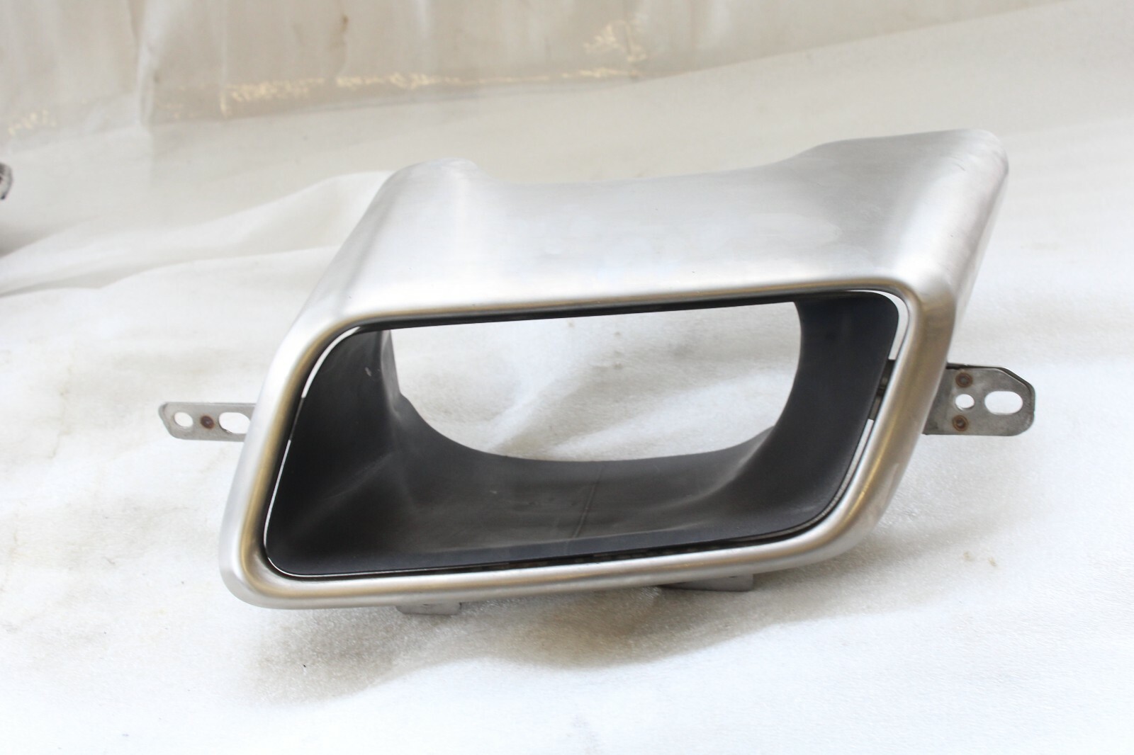 Ranger Rover Velar L560 2018 2019 2020 OEM Exhaust Muffler Tip Rear Left - Image 2