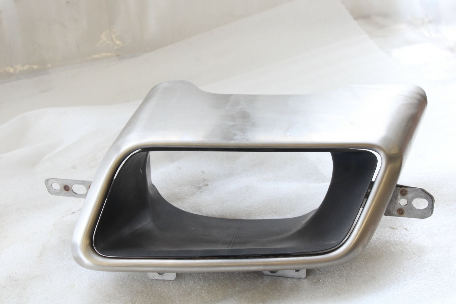 Ranger Rover Velar L560 2018 2019 2020 OEM Exhaust Muffler Tip Rear Left - Image 3