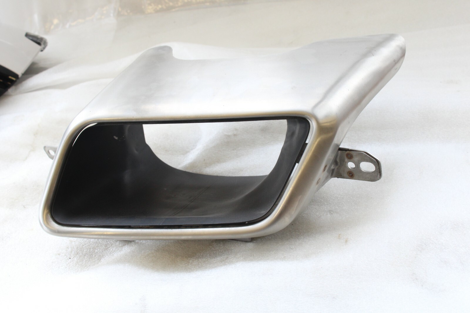 Ranger Rover Velar L560 2018 2019 2020 OEM Exhaust Muffler Tip Rear Left - Image 8