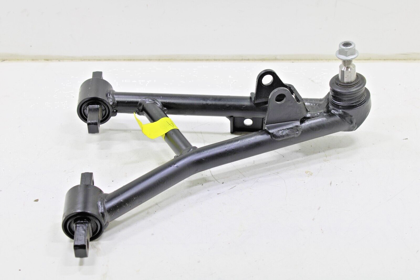 Alfa Romeo 4C 2015-2020 OEM Rebuilt Control Arm w/Ball Joint Front Right Lower - Image 2