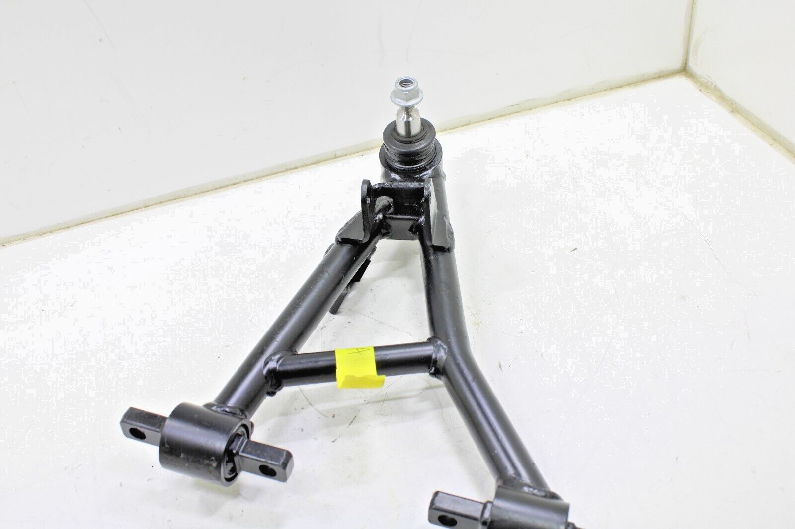 Alfa Romeo 4C 2015-2020 OEM Rebuilt Control Arm w/Ball Joint Front Right Lower - Image 8