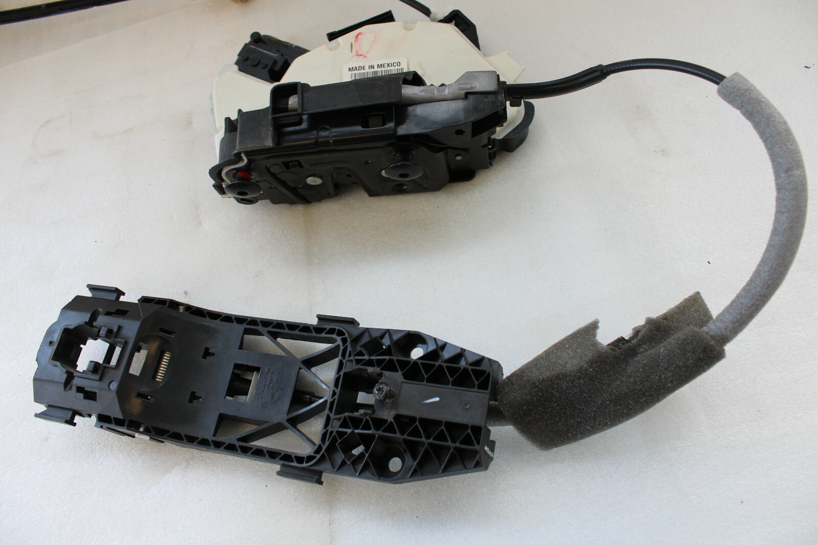 Volkswagen Golf Jetta Beetle 2012 2013 2014 2015 OEM Door Lock Front Right – Image 4