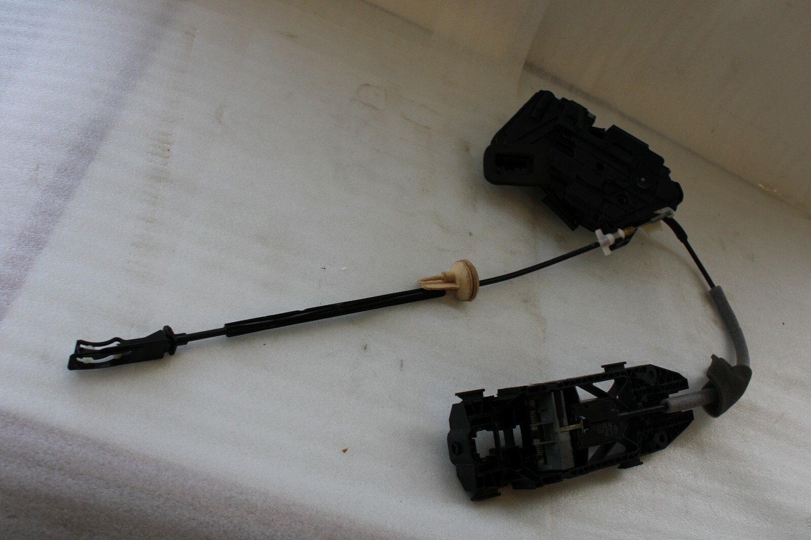 Volkswagen Golf Jetta Beetle 2012 2013 2014 2015 OEM Door Lock Front Right – Image 8