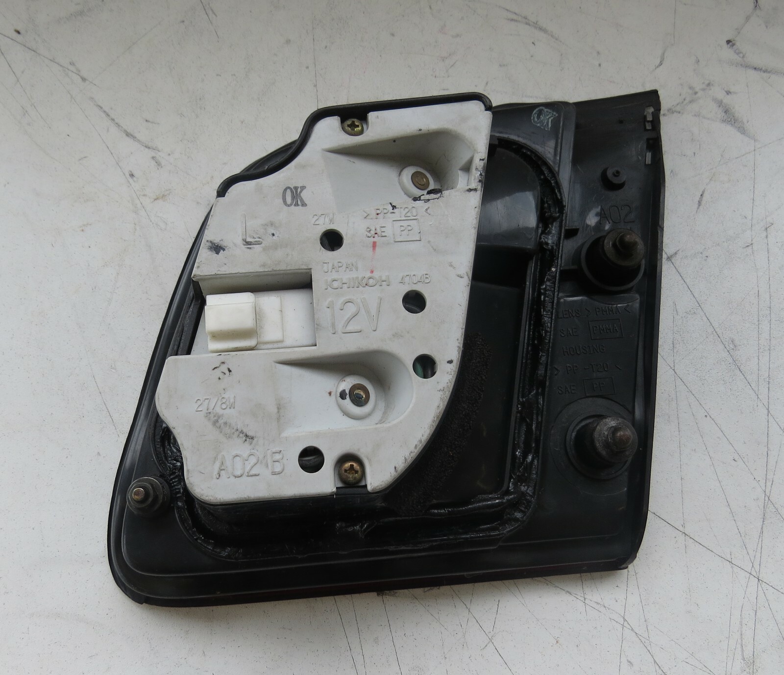 Nissan I30 Maxima 1995 1996 1997 OEM Tail Light Rear Left Inner - Image 3