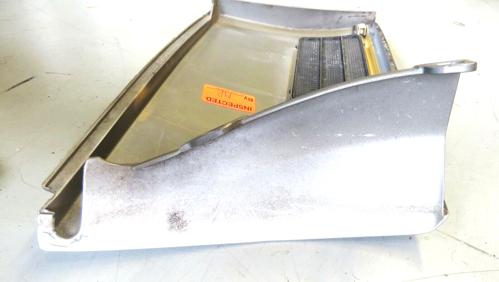 Mercedes R129 300SL 500SL 1990-1993 OEM Fender Molding Right (Passenger Side) - Image 4