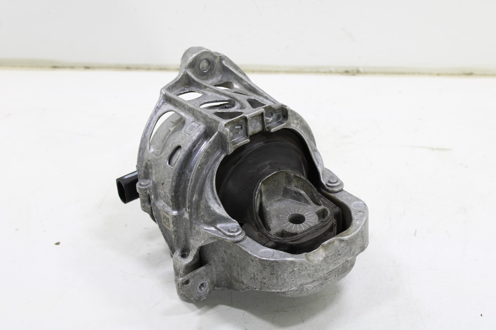 Audi Bentley 4.0L 2016-2022 OEM Engine Mount Front Left (Driver Side) - Image 6