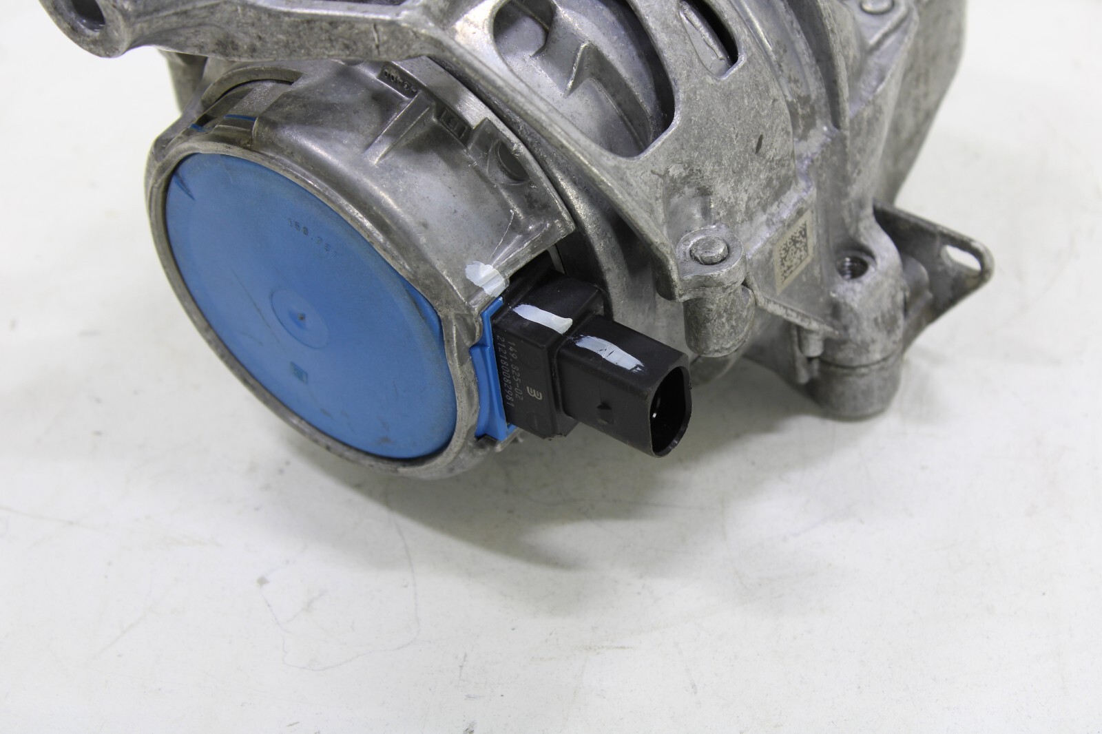 Audi Bentley 4.0L 2016-2022 OEM Engine Mount Front Left (Driver Side) - Image 9