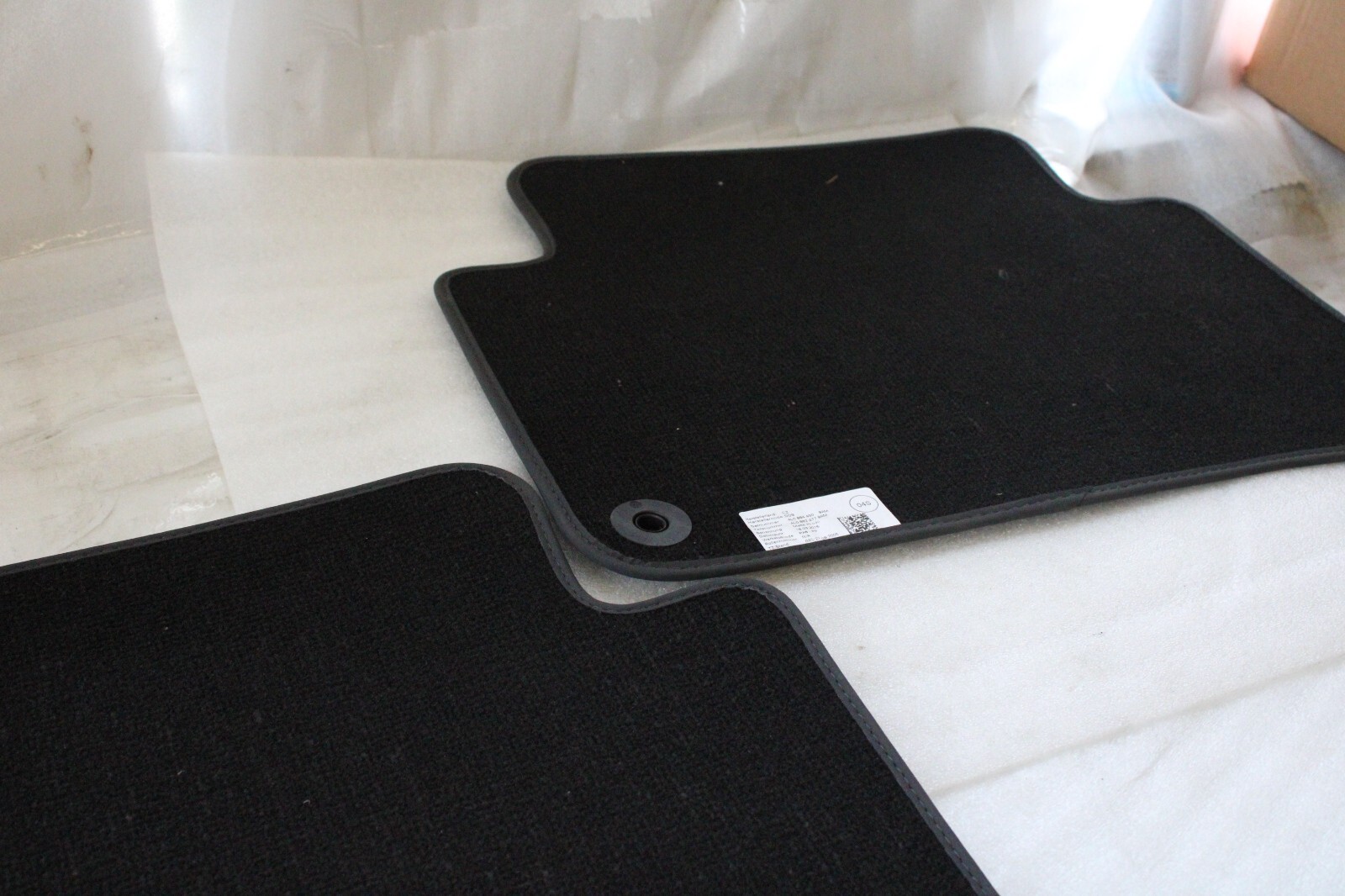 Audi Q7 OEM Set of 2 Rear Floor Mats - Image 3