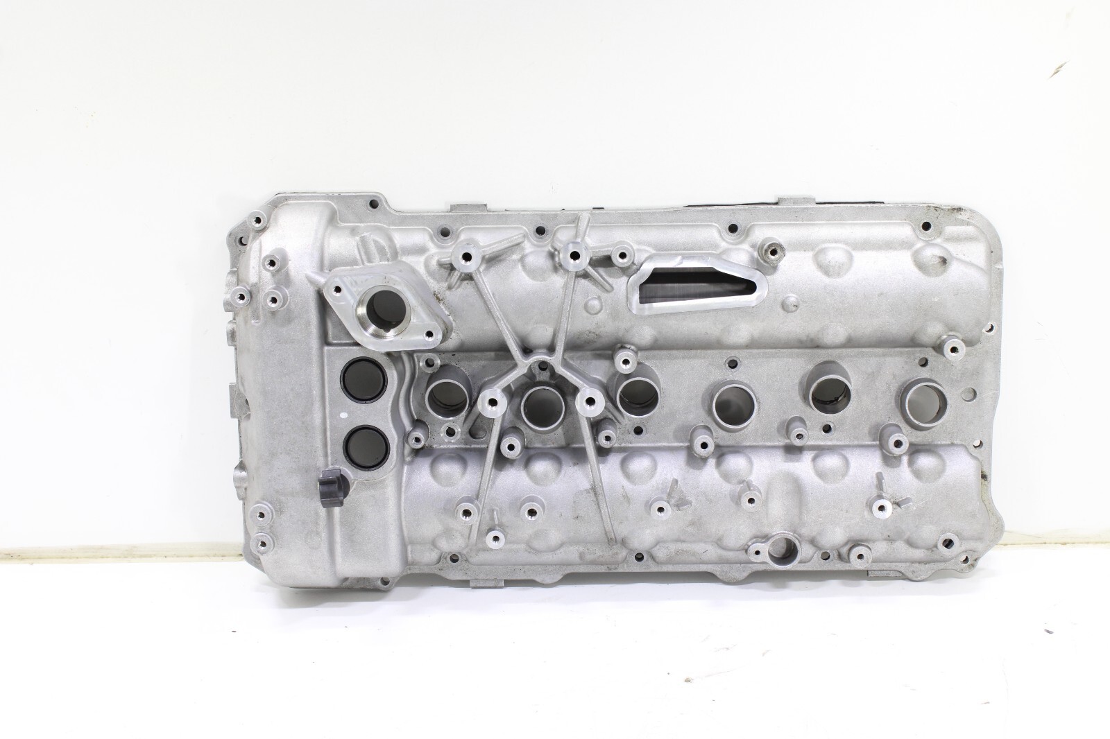 Bentley Bentayga 6.0 W12 2017-2022 OEM Engine Valve Cover Rocker Cover