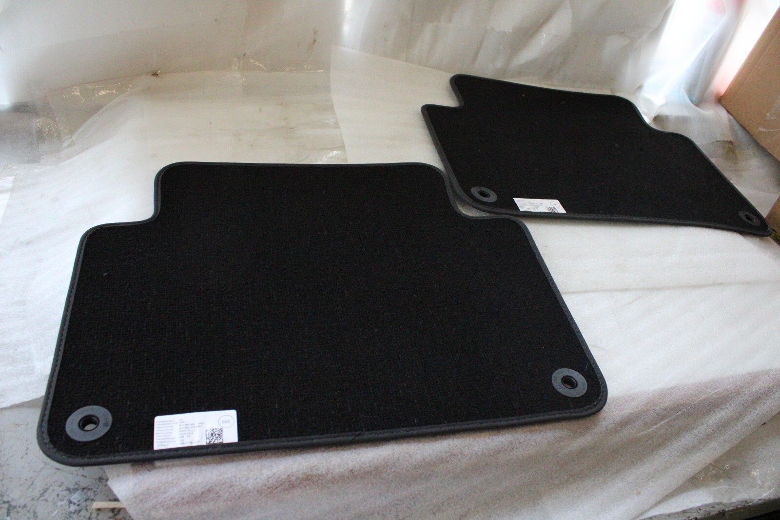Audi Q7 OEM Set of 2 Rear Floor Mats - Image 4