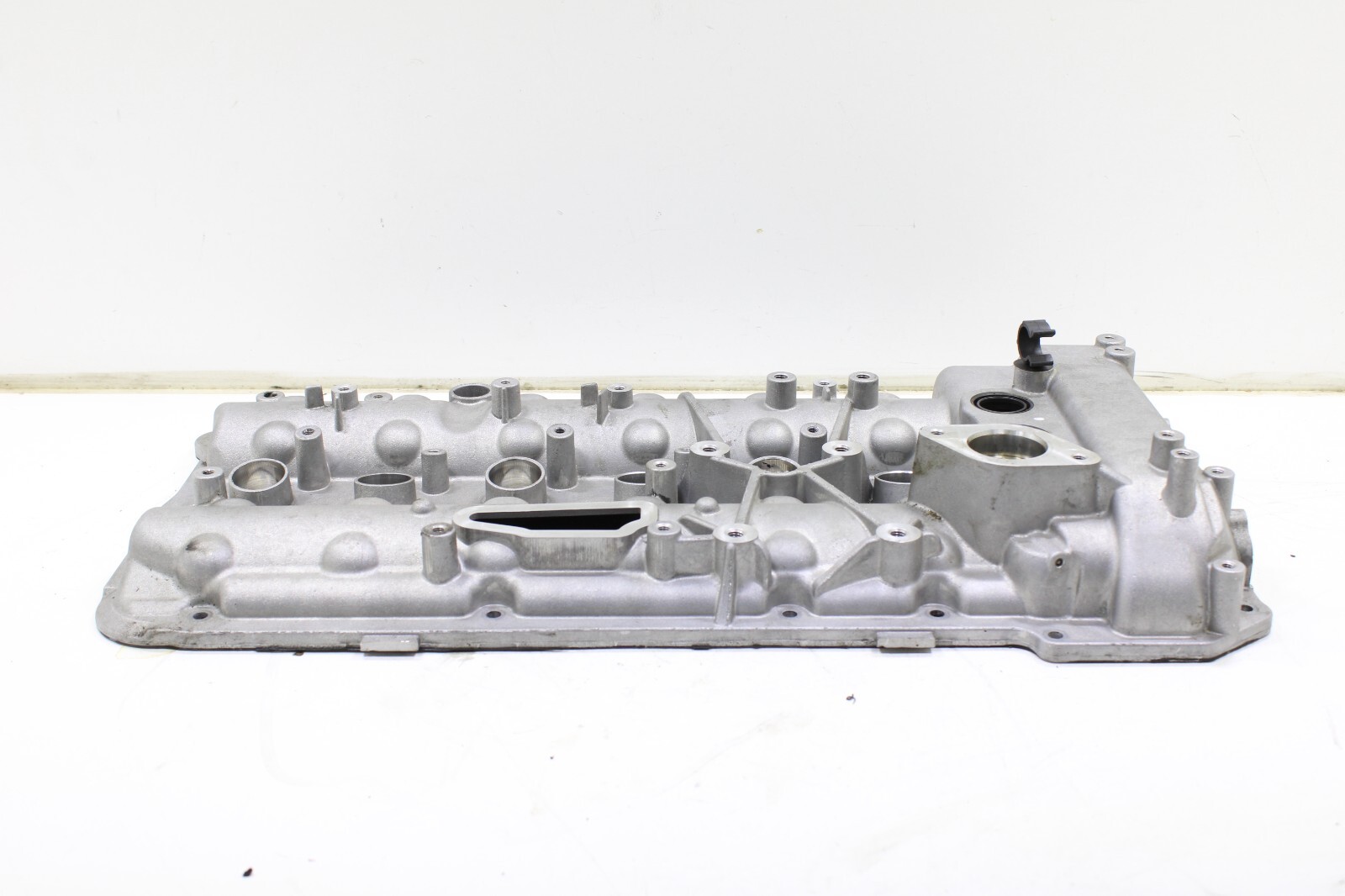 Bentley Bentayga 6.0 W12 2017-2022 OEM Engine Valve Cover Rocker Cover - Image 9