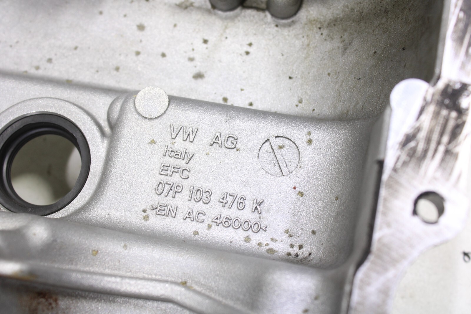 Bentley Bentayga 6.0 W12 2017-2022 OEM Engine Valve Cover Rocker Cover - Image 10