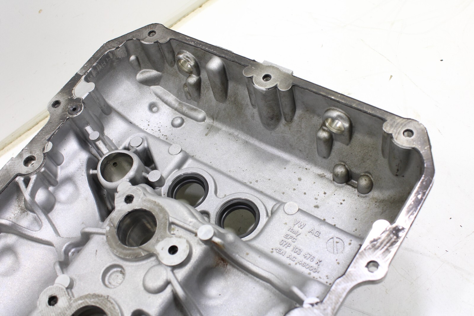 Bentley Bentayga 6.0 W12 2017-2022 OEM Engine Valve Cover Rocker Cover - Image 11