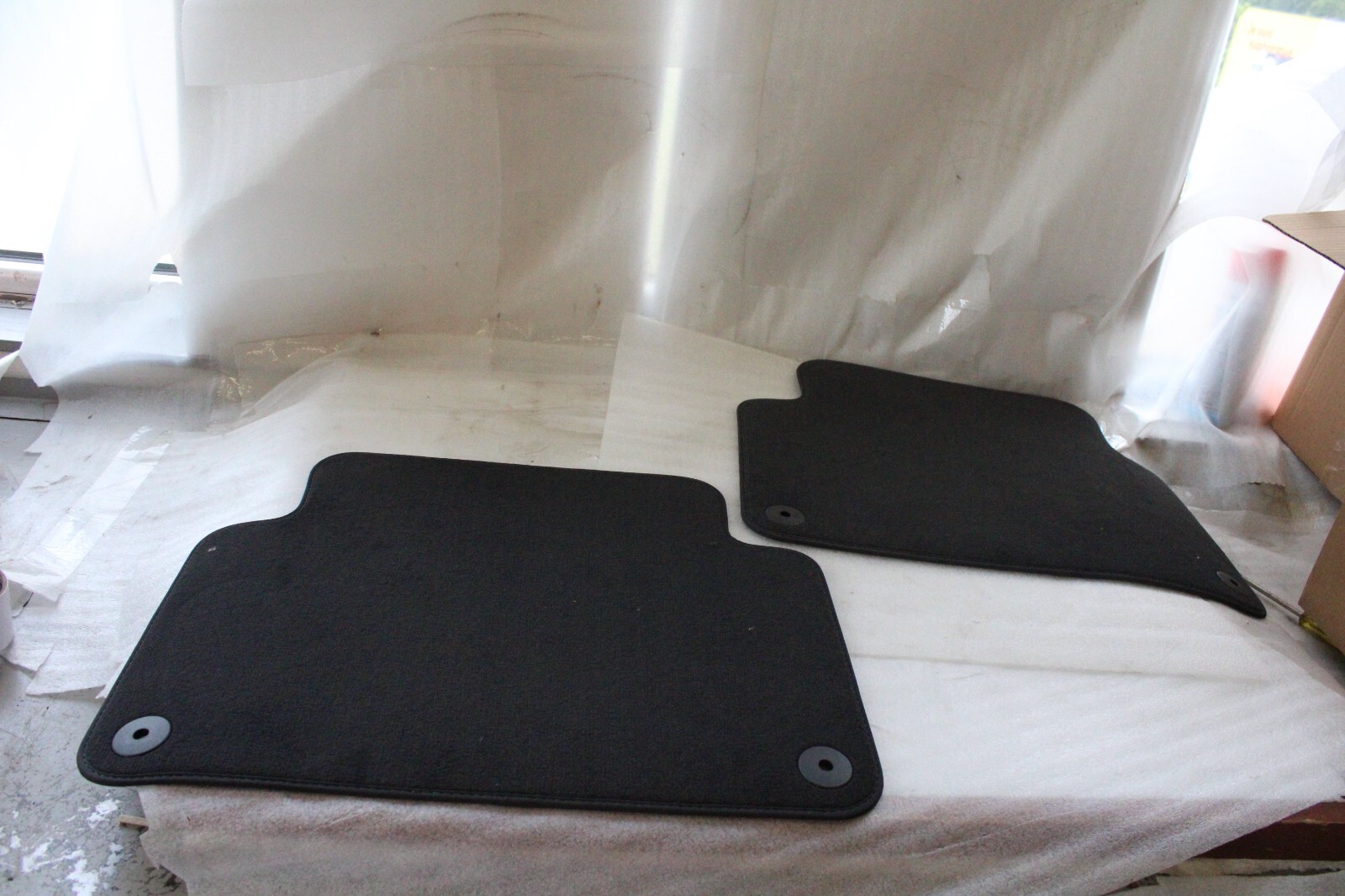Audi Q7 OEM Set of 2 Rear Floor Mats - Image 5