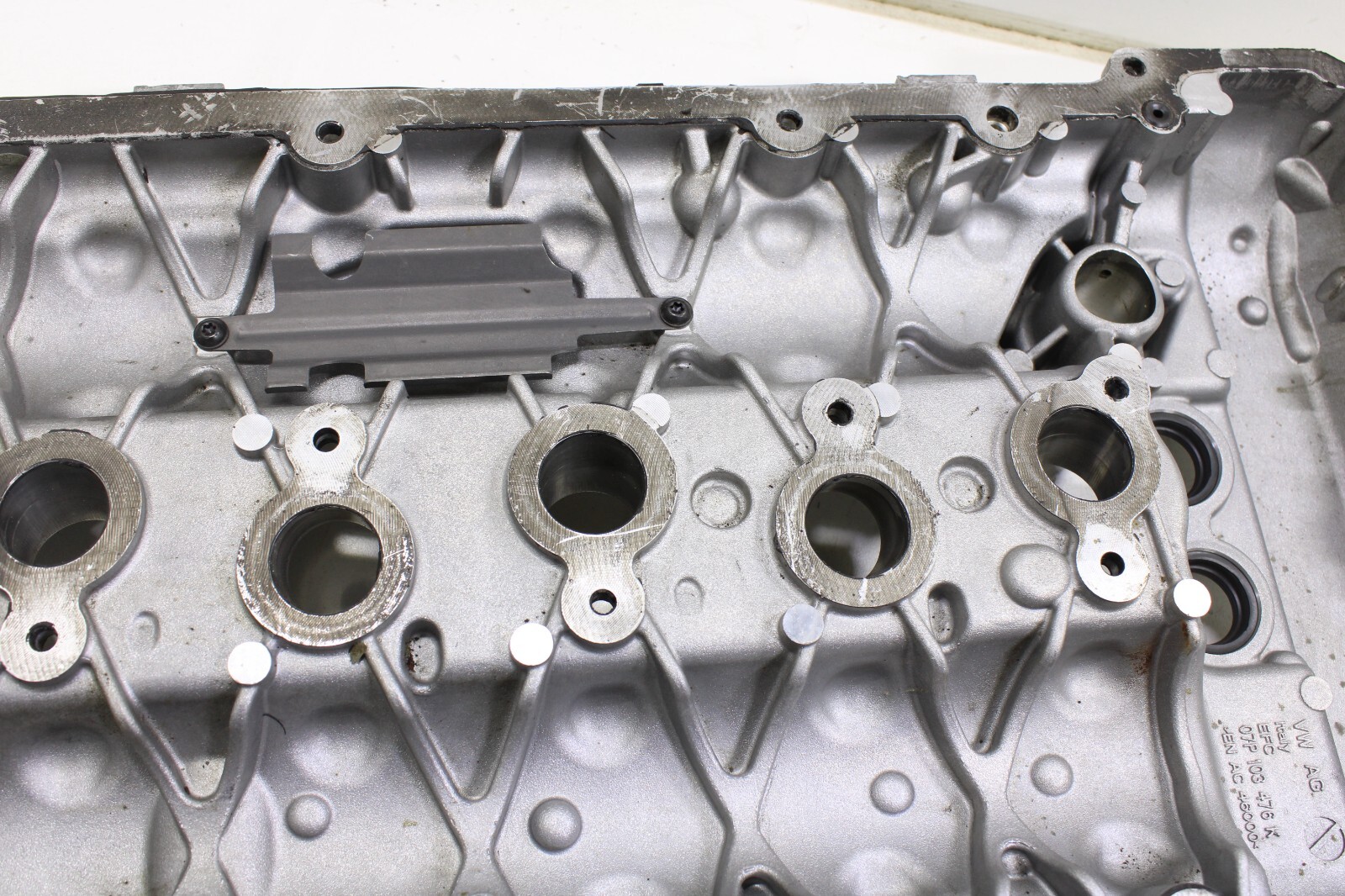 Bentley Bentayga 6.0 W12 2017-2022 OEM Engine Valve Cover Rocker Cover - Image 13