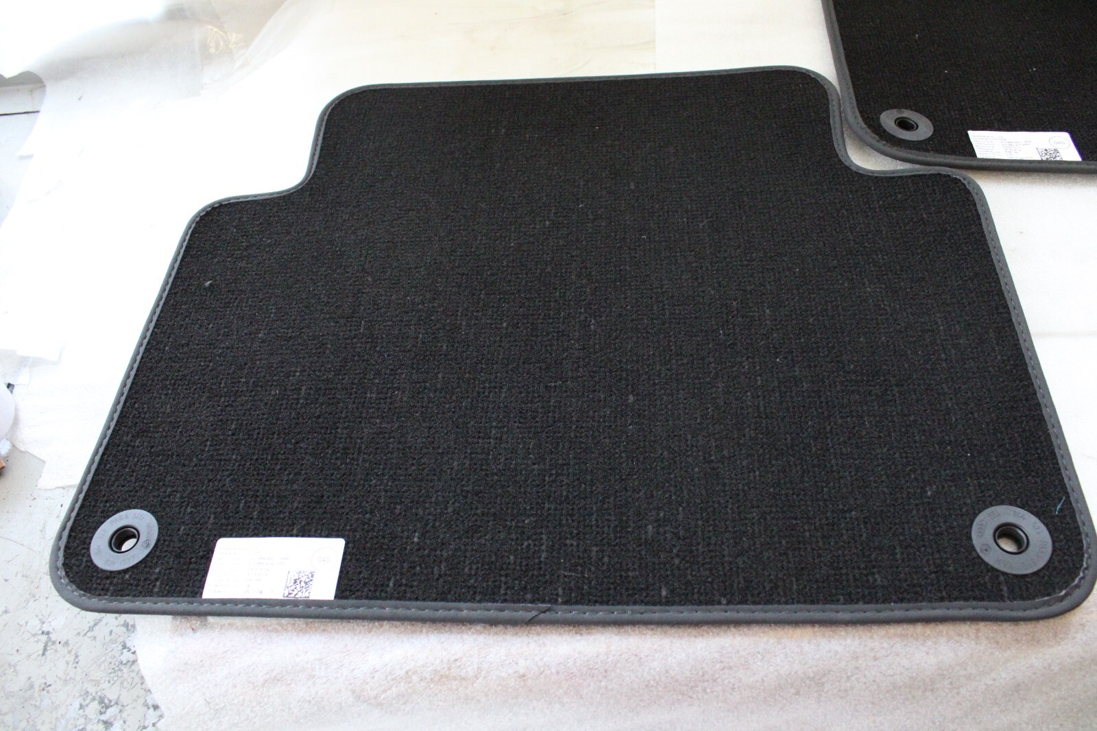 Audi Q7 OEM Set of 2 Rear Floor Mats - Image 9
