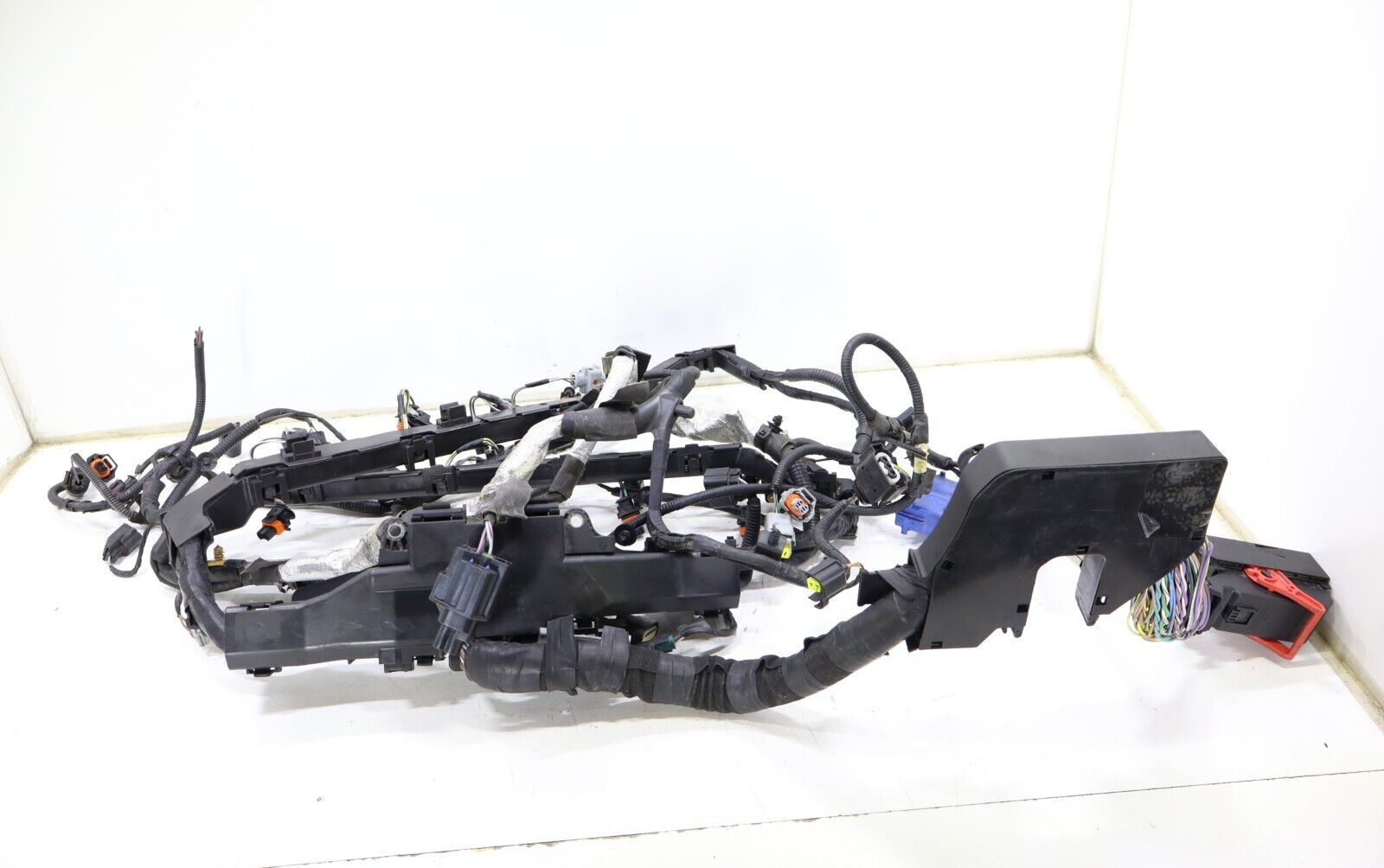 Land Rover LR4 Range Rover Sport 5.0L V8 2010-2013 OEM Engine Wiring Harness - Image 9