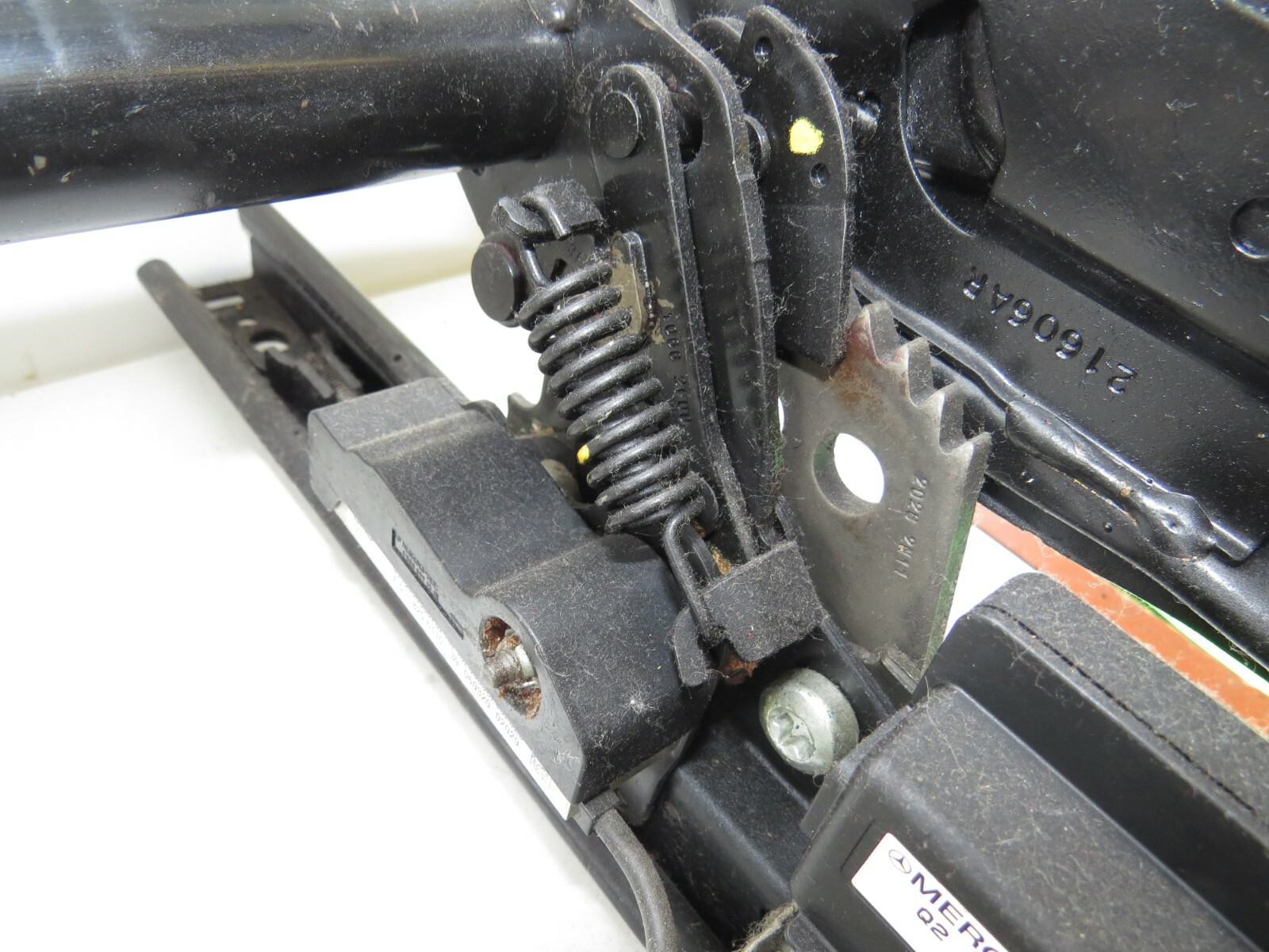 Mercedes ML320 ML350 ML500 ML550 2006-2009 2010 2011 OEM Seat Adjuster Right - Image 4