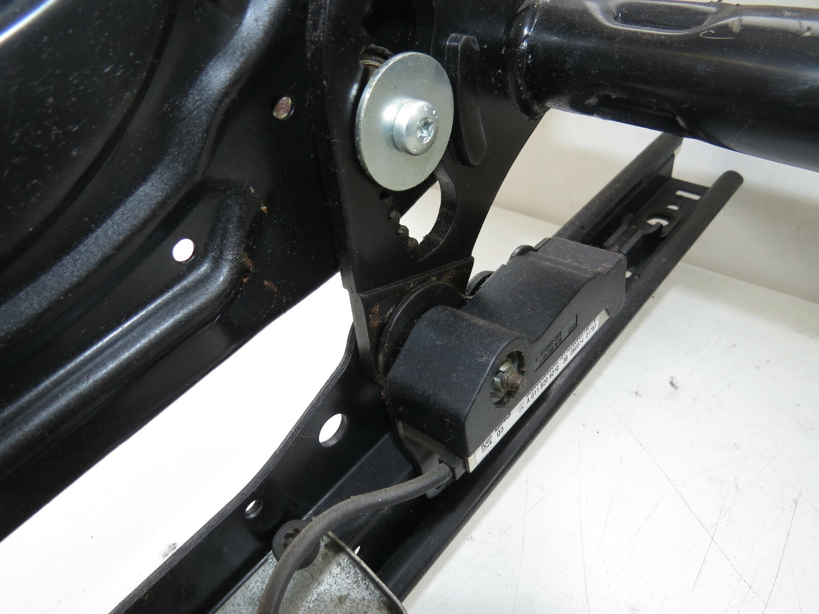 Mercedes ML320 ML350 ML500 ML550 2006-2009 2010 2011 OEM Seat Adjuster Right - Image 5