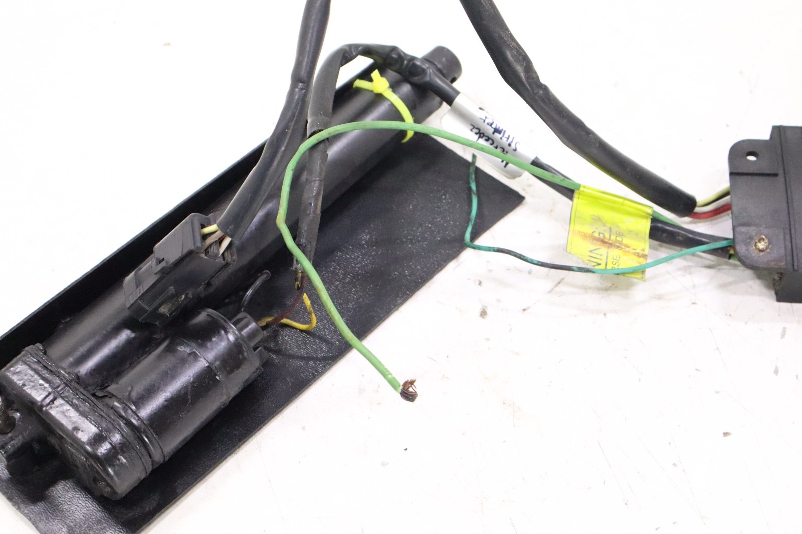 Mercedes Sprinter 2018 OEM Electric Side Step Control Unit w/ Linear Actuator - Image 16